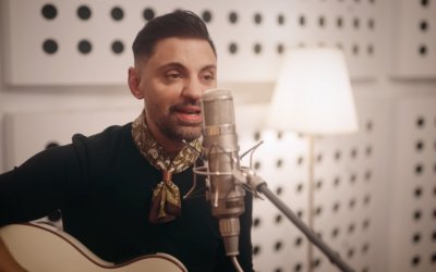 Άγγελος Ανδρεάτος και Σαράντης Αλιβιζάτος: Μια σπουδαία καλλιτεχνική συνάντηση με άρωμα Κεφαλονιάς στο νέο τραγούδι «Μάρω - Μάρω»