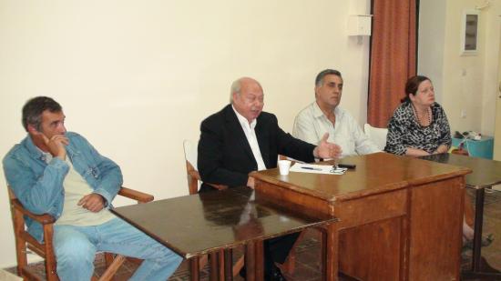 «Αδιάβαστος» ο Δήμαρχος στη συνάντηση των Ρισιάνων για το Χάρακα (VIDEO)