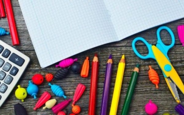 Δήμος Αργοστολίου: Συγκέντρωση σχολικών ειδών για μαθητές οικογενειών του Δήμου που χρειάζονται στήριξη