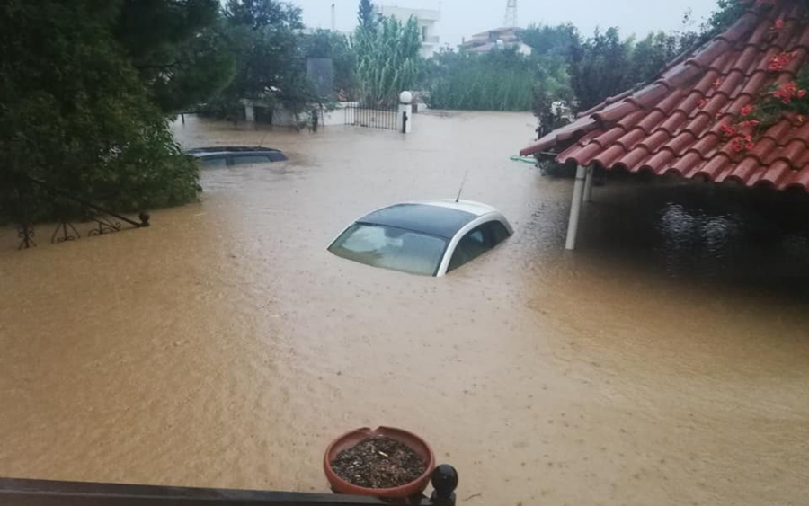 Εύβοια: Δραματική η κατάσταση! Νεκρό βρέφος από την κακοκαιρία! Απεγκλωβισμοί με ελικόπτερα ... Και τέταρτος νεκρός