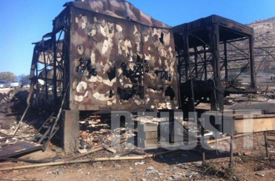 Κόλαση φωτιάς στην Αττική - Θυελλώδεις άνεμοι και αναζωπυρώσεις- Κάηκαν σπίτια και αυτοκίνητα