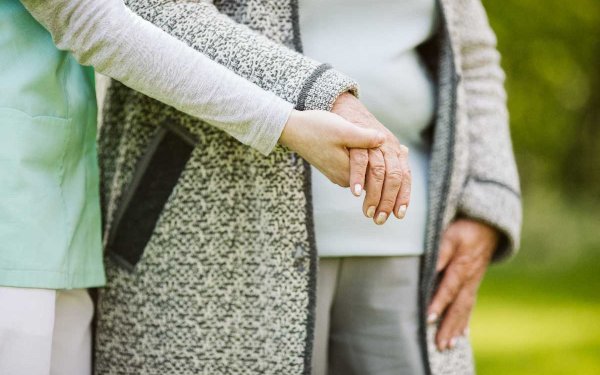 Ζητείται κυρία για φύλαξη ηλικιωμένης στο Αργοστόλι