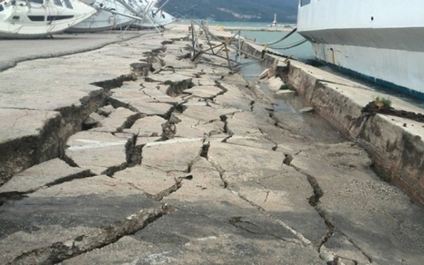 Τρία χρόνια μετά τους σεισμούς και οι "πληγές" της Κεφαλονιάς παραμένουν ανοικτές...