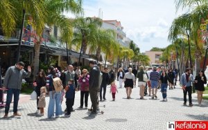 ''Γιορτή'' στους δρόμους του Αργοστολίου - ''Πλημμύρισαν'' με κόσμο για το Πάσχα!