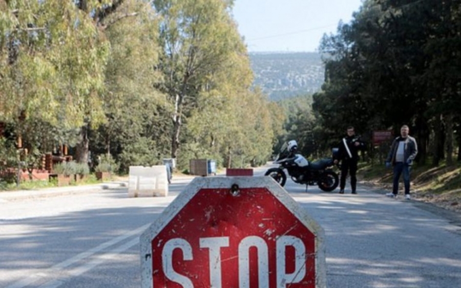 Αναλυτικά οι ημερομηνίες που θα ανοίξουν σχολεία, κομμωτήρια, εμπορικά, καφέ - Τι θα γίνει με sms, μετακινήσεις και... συναθροίσεις