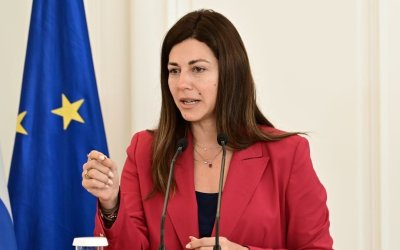 Σοφία Ζαχαράκη: Δεν καταργούνται οι Πανελλήνιες Εξετάσεις – Από το 2029 θα μετράνε οι βαθμοί και των τριών τάξεων του Λυκείου