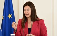 Σοφία Ζαχαράκη: Δεν καταργούνται οι Πανελλήνιες Εξετάσεις – Από το 2029 θα μετράνε οι βαθμοί και των τριών τάξεων του Λυκείου