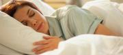 Αυτές οι δυο στάσεις ύπνου προκαλούν ρυτίδες
