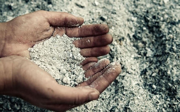 Οι «μαγικές» χρήσεις της στάχτης που πολλοί δεν γνωρίζουν