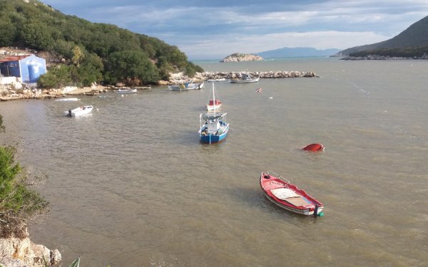 Αντιδράσεις για το αλιευτικό καταφύγιο Αθέρα – «Απαράδεκτη» η κατεδάφιση