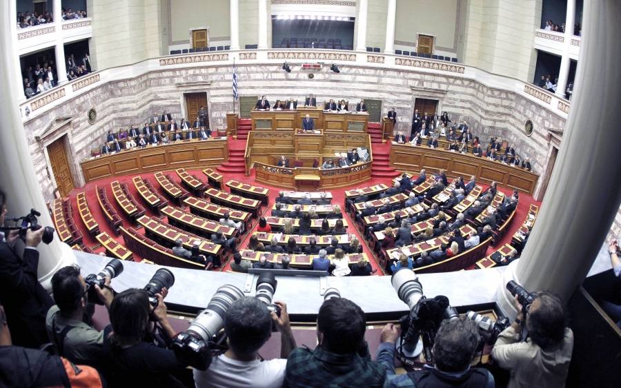 Νόμος του κράτους ο «ΚΛΕΙΣΘΕΝΗΣ Ι»: 161 ψήφοι για απλή αναλογική, 241 για «σπάσιμο» μεγάλων περιφερειών