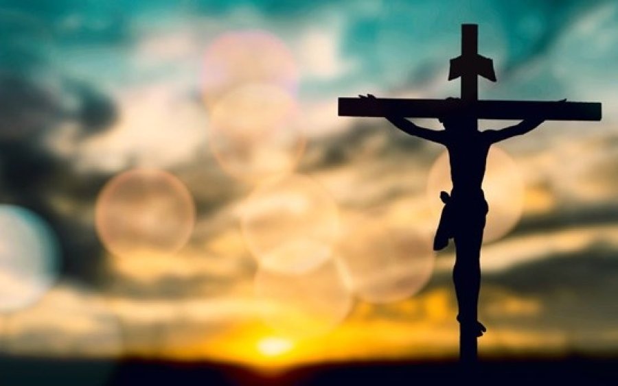 Μεγάλη Πέμπτη: "Σήμερον κρεμάται επί ξύλου..."