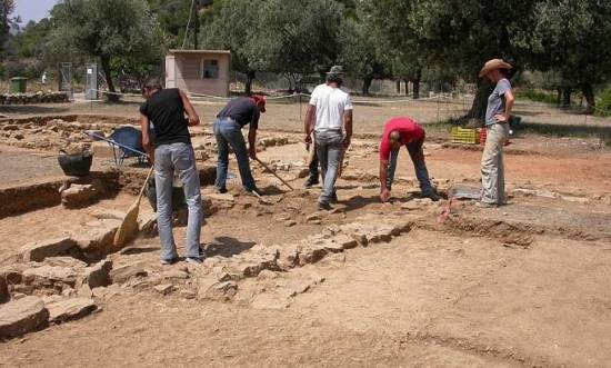 Ο Δεκάλογος ενός δωρεάν σιτιζόμενου αρχαιολόγου