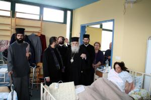 Την «πληγωμένη» Παλική επισκέφθηκε ο Μητροπολίτης Κεφαλληνίας Σπυρίδωνας