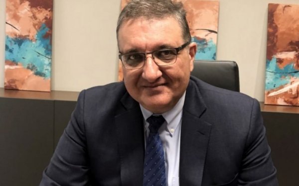 Εξαδάκτυλος: "Φως στο τούνελ" από τα εμβόλια – Μόνο όταν κλείσαμε τα σχολεία σταθεροποιήθηκε η κατάσταση