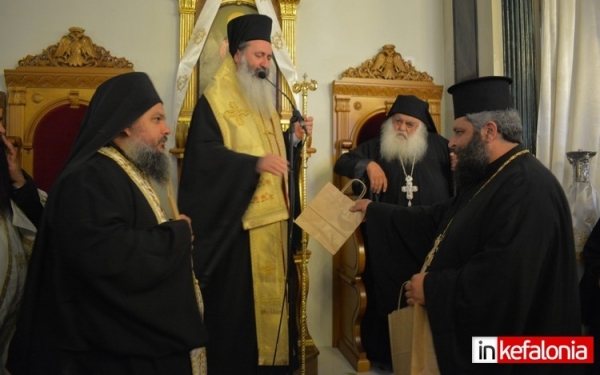 Ο Ιερός Ναός Αγίου Χαραλάμπου υποδέχθηκε τμήμα της Αγίας Κάρας του Αγίου Παντελεήμονα (εικόνες)