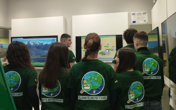 Μαθητές Πάστρας ερευνούν τις πυρκαγιές και την κλιματική αλλαγή ως «Κλιματικοί Ντετέκτιβ»