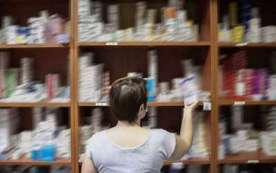Εξαφανίζονται τα φάρμακα από την αγορά – Ελλείψεις σε πάνω από 400