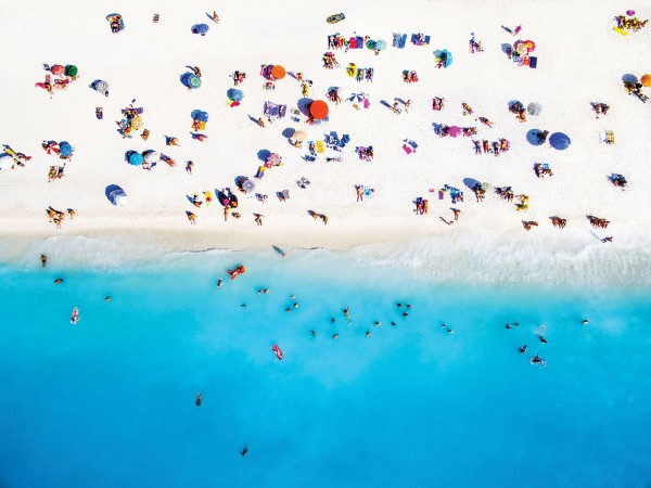 Ο κόσμος μέσα από τον φακό της "ιπτάμενης" Μαρίνας