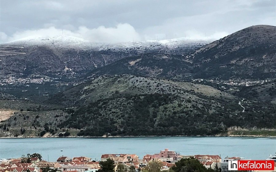 Χιόνισε και στα βουνά πάνω από τα Διλινάτα (εικόνες)