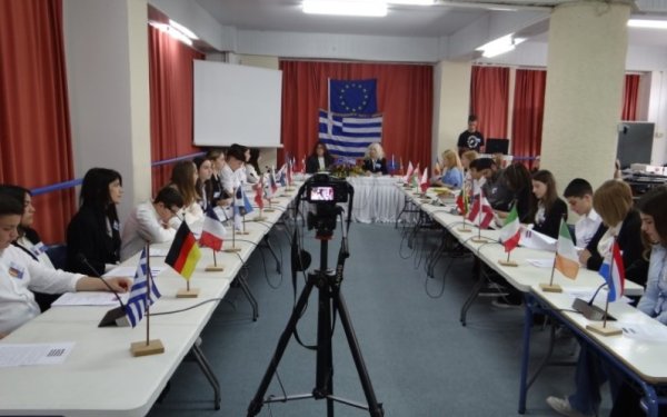 Γυμνάσιο με Λ/Τ Μεσοβουνίων: Προσομοίωση της Συνόδου του Ευρωπαϊκού Συμβουλίου