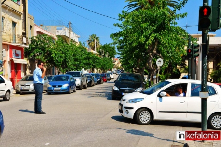 Γιάννης Βαρούχας: Μία απλή πρόταση για το μποτιλιάρισμα στο Αργοστόλι