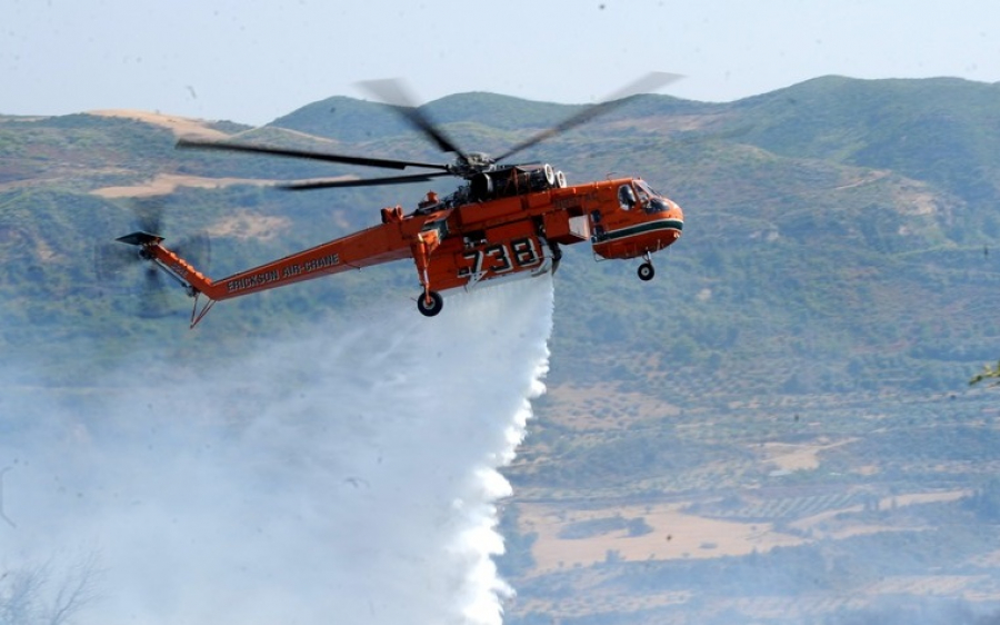 Σε ύφεση η μεγάλη φωτιά στους Πρόννους (Ανανεωμένο/εικόνες/video)