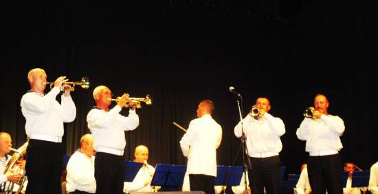 Ρωσική Εβδομάδα στην Κεφαλονιά: Τρομπόνια, τρομπέτες και… μπαλαλάικα στο θέατρο!