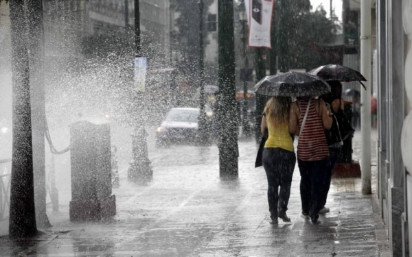 Καιρός: Η «Νεφέλη» θα σαρώσει την Ελλάδα και φέρνει… το Φθινόπωρο!