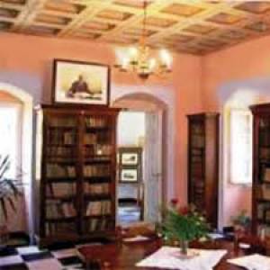 Δ. Κατερέλος: Όταν κλείνουν («συγχωνεύονται») οι Βιβλιοθήκες