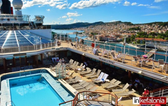 «Βασίλισσα» με τα όλα της! Μπήκαμε στο "πλωτό παλάτι" των ωκεανών “Queen Elizabeth” (εικόνες + video)