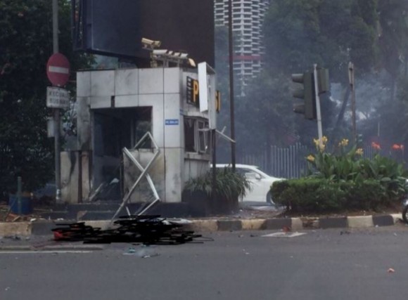 Καμικάζι αυτοκτονίας αιματοκύλισαν τη Τζακάρτα – Έξι νεκροί