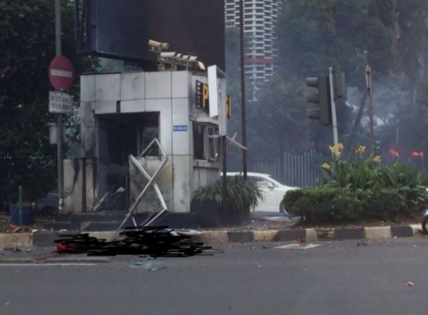 Καμικάζι αυτοκτονίας αιματοκύλισαν τη Τζακάρτα – Έξι νεκροί