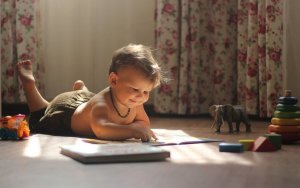 Ζητείται έμπειρη κοπέλα παιδαγωγός ή βρεφονηπιοκόμος για φύλαξη βρέφους