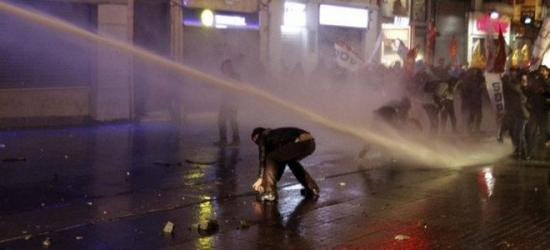 Στους δρόμους για το ίντερνετ -Βίαιες διαδηλώσεις στην Τουρκία κατά της διαδικτυακής λογοκρισίας