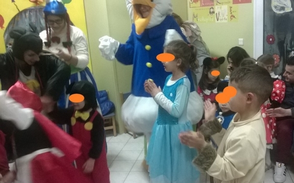 Μασκέ πάρτυ στο ''ΚΟΚΚΙΝΟ ΜΠΑΛΟΝΙ''