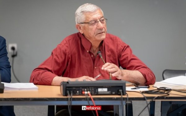 Βαλλιανάτος στον COSMOS 96,5: «Τι αλλάζει σε Πόρο και Αργοστόλι – Τα έργα, η Δημοτική Αστυνομία και τα προβλήματα»