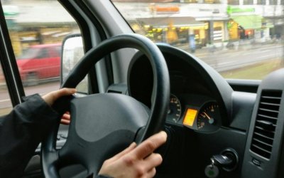 Ζητείται οδηγός για διανομή δεμάτων από εταιρεία μεταφορών στο Αργοστόλι