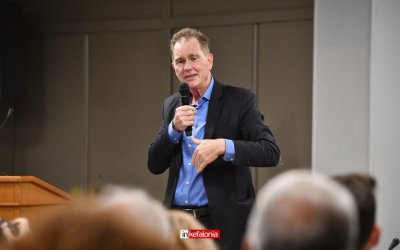 Ν. Παπανδρέου από την Κεφαλονιά : «Τα παιδιά ζουν μέσα στο άγχος – το κινητό γίνεται παγίδα και εξάρτηση»