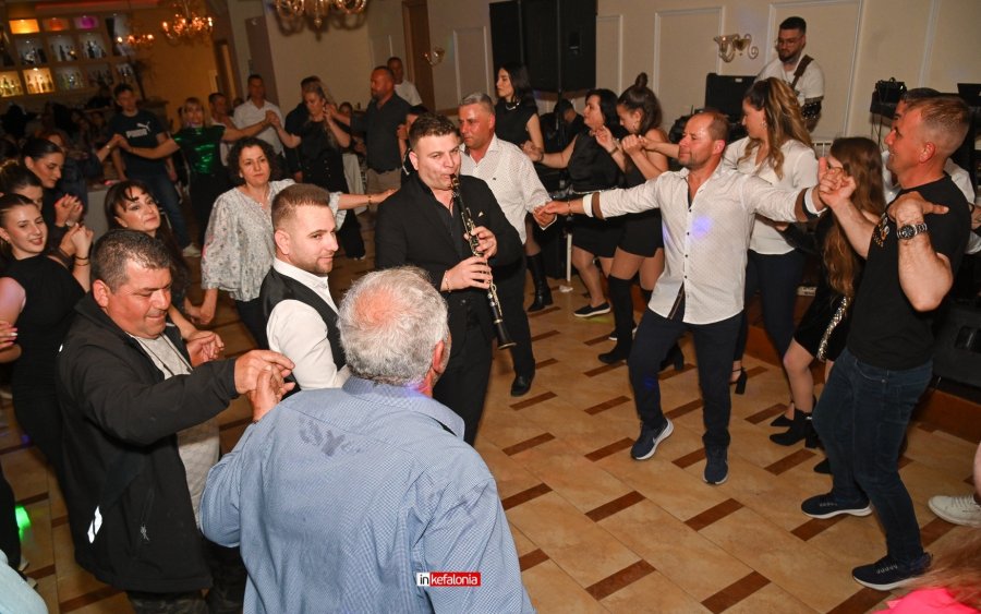 Με πολύ κέφι, μουσική και χορό η εκδήλωση της αλβανικής κοινότητας στο «Στατέρι»