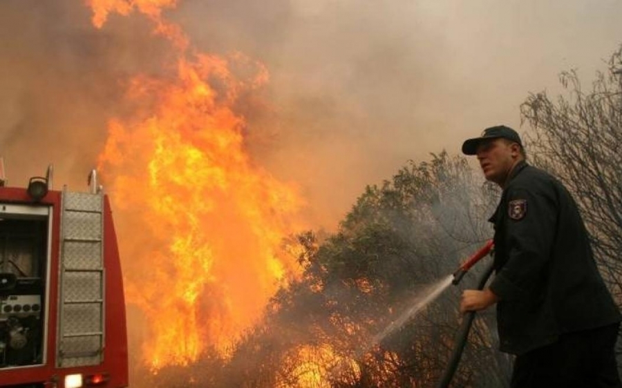 Φωτιά σε εξέλιξη στο Ρατζακλι (ανανεωμένο)