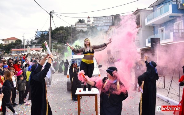 Αργοστολιώτικο Καρναβάλι: Κέφι, μπρίο και έξυπνη σάτιρα, στην μεγάλη σημερινή καρναβαλική παρέλαση στον Πόρο! (εικόνες/video)
