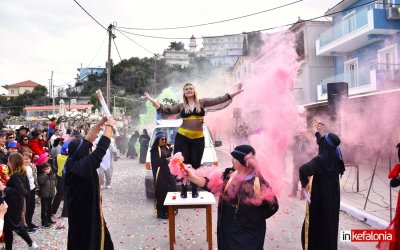 Αργοστολιώτικο Καρναβάλι: Κέφι, μπρίο και έξυπνη σάτιρα, στην μεγάλη σημερινή καρναβαλική παρέλαση στον Πόρο! (εικόνες/video)