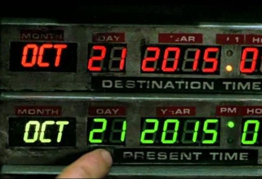 Σήμερα είναι η ημέρα που ο Μάικλ Τζ. Φοξ  του «back to the future» ταξιδεύει στο μέλλον - Τι πρόβλεψε σωστά η ταινία