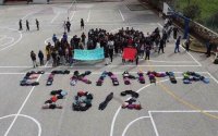 Το δυνατό μήνυμα των μαθητών του Γυμνασίου Κεραμείων για την τραγωδία στα Τέμπη