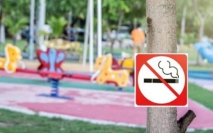 Απαγόρευση του καπνίσματος και στους ανοιχτούς χώρους ζητά η Αντικαρκινική Εταιρεία