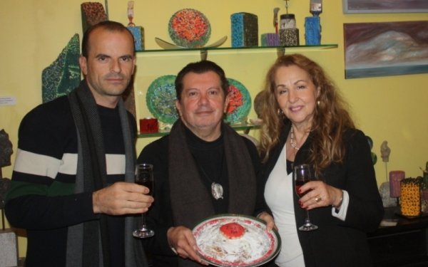 H εικαστική βασιλόπιτα του 2023 στο Art Studio EST του Κώστα Ευαγγελάτου (εικόνες)