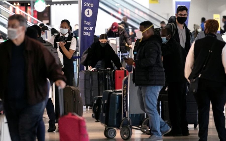 Οι ΗΠΑ ανοίγουν τα σύνορα μόνο για εμβολιασμένους ταξιδιώτες μετά από 20 μήνες