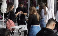 Κορονοϊός: Αντίστροφη μέτρηση για τα νέα μέτρα – Αλλαγές σε εστίαση, σούπερ μάρκετ και μάσκες παντού