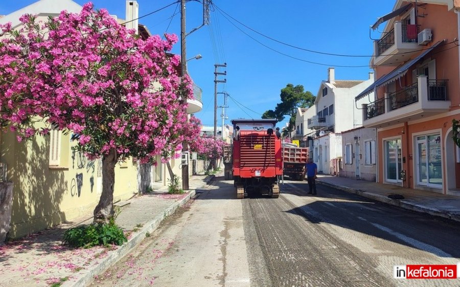 Αργοστόλι: Ξεκίνησαν οι εργασίες φρεζαρίσματος για την ασφαλτόστρωση στην συνέχεια της οδού Χαροκόπου (εικόνες)